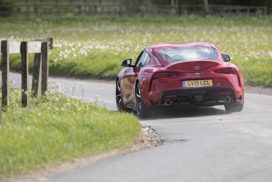  Toyota GR Supra (A90) 2019 года  (UK) (фото 14 из 91)